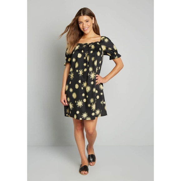 Modcloth Dresses & Skirts - NWT Modcloth Summertime Garden Stories Smocked Mini Dress Size S